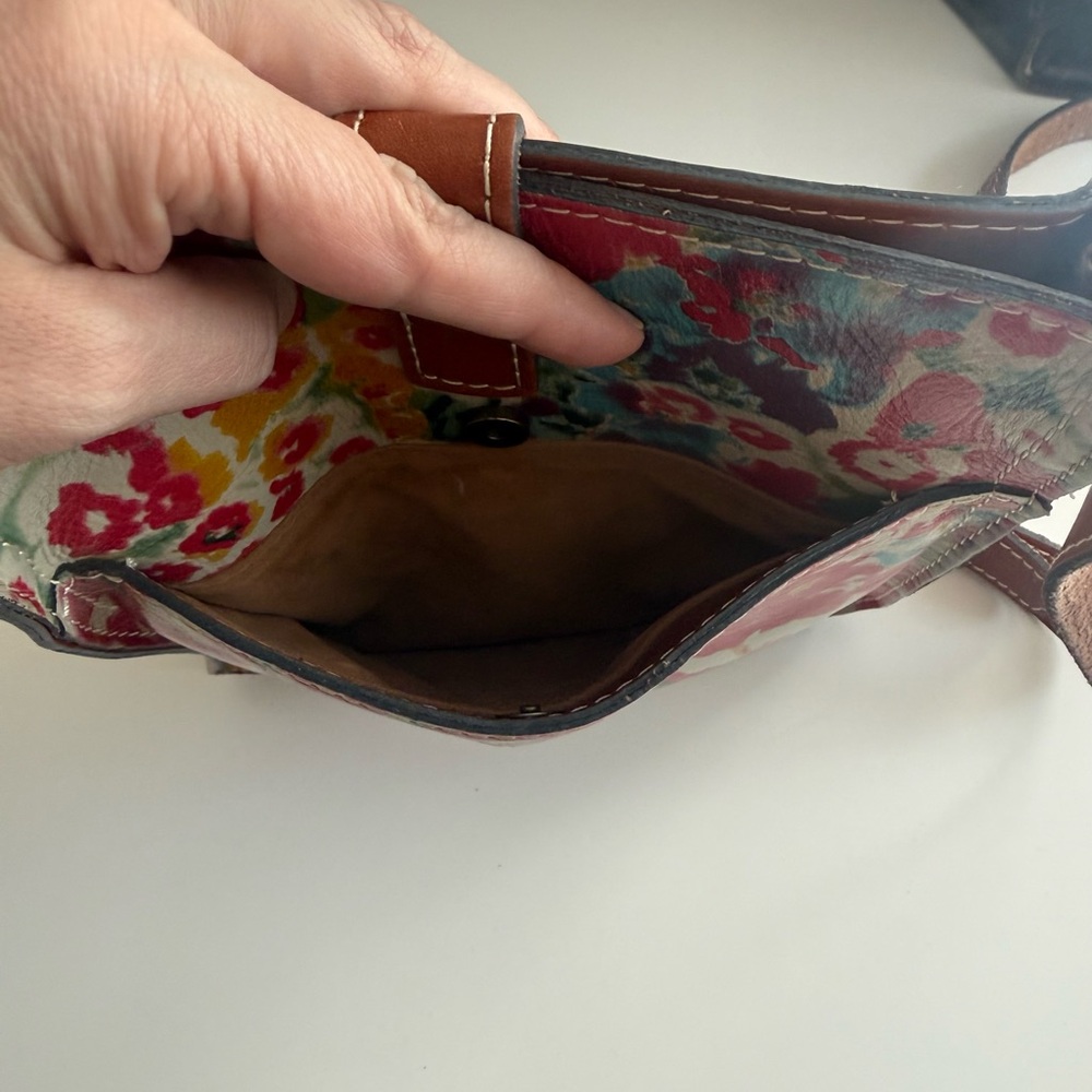 Patricia Nash Venezia Floral Leather Crossbody Bag - Picture 6 of 12
